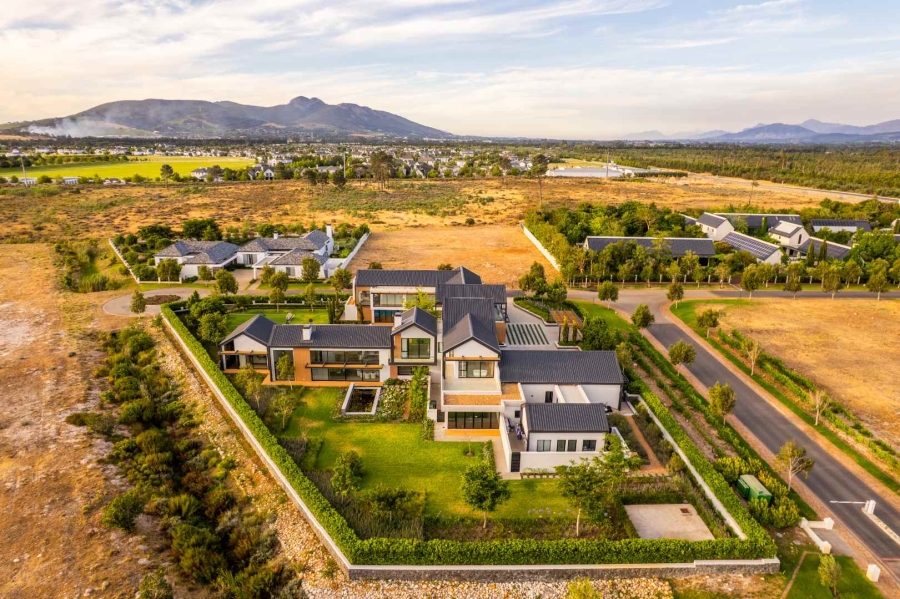 7 Bedroom Property for Sale in Val De Vie Estate Western Cape